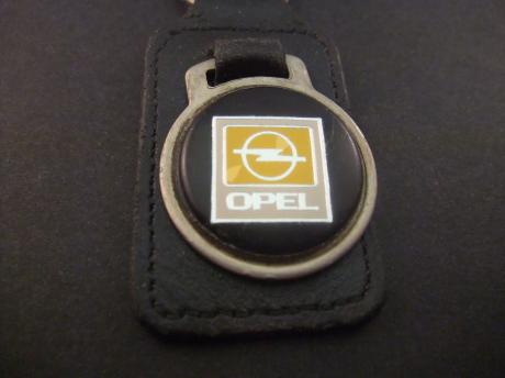 Opel automerk logo leren achtergrond sleutelhanger